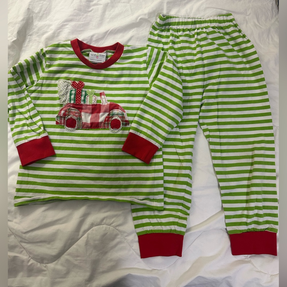 Castles & Crowns Appliqué Christmas Car Outfit matching Set